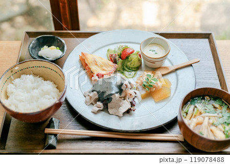 カフェで食べる絶品定食 カフェで食べる絶品定食 119078488