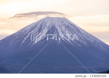 【富士山素材】本栖湖から見る日の出と朝焼けの風景【山梨県】 【富士山素材】本栖湖から見る日の出と朝焼けの風景【山梨県】 119080100