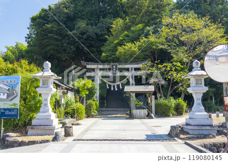 飛鳥坐神社　鳥居と鳥形山 119080145