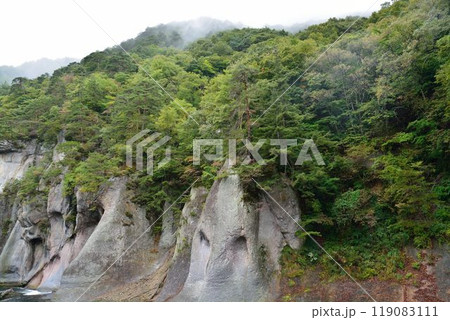 群馬県沼田市　吹割の滝 119083111