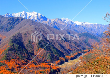 北アルプスと紅葉　　　信州の自然 119083182