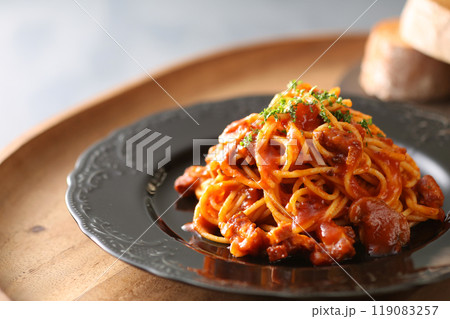 トマトソースを使ったパスタ 119083257