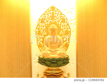 家具調仏壇に納められた釈迦如来の座像1 先祖供養納骨堂のイメージ4 家具調仏壇に納められた釈迦如来の座像1 先祖供養納骨堂のイメージ4 119084392