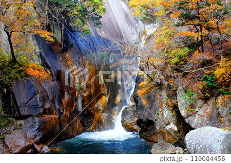 紅葉の昇仙峡 119084456