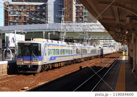 ［NK］南海本線10000系+7100系（特急サザン：なんば⇔和歌山市） 119084600