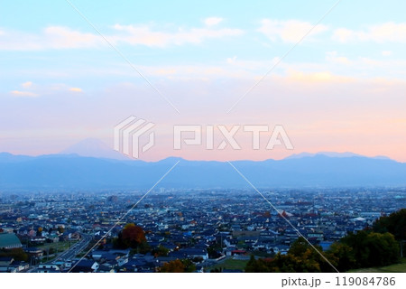 11月の甲府からの富士山 119084786