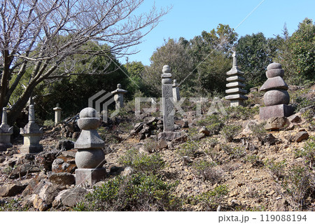 朝熊山山頂 経塚群 伊勢西国三十三所観音霊場4 119088194