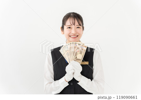 お金を持つ女性 制服 白手袋 お金を持つ女性 制服 白手袋 119090661
