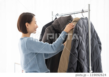 衣替え　服　冬物 119092624