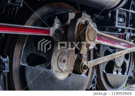 蒸気機関車の動輪と主連棒　連結棒 119093609