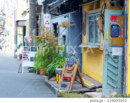 大阪市北区 中崎町の街角 119093842