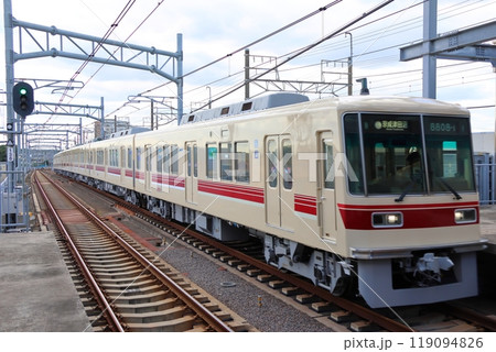新京成電鉄8800形電車 8800形旧塗装車 千葉県鎌ケ谷市 新京成電鉄8800形電車 8800形旧塗装車 千葉県鎌ケ谷市 119094826