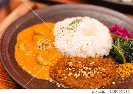 恋とスパイス 新宿中村屋のカレー 119095186