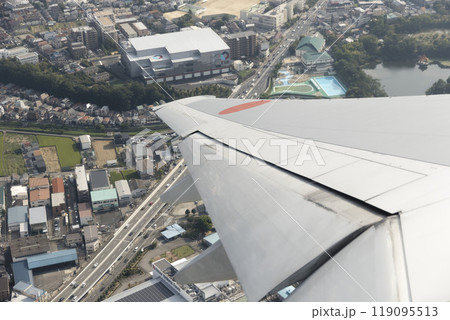 伊丹空港からの離陸風景・機窓 伊丹空港からの離陸風景・機窓 119095513