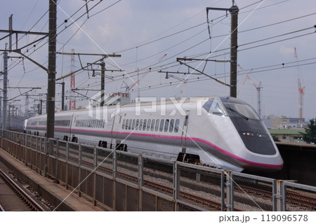 北へ向かって都心を旅立つE3系新幹線のこまち号_2009/8/18撮影 119096578