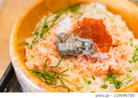 カニと海鮮丼かじまのかに丼 119096780