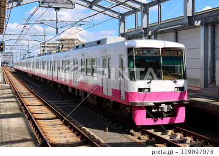 新京成電鉄8800形電車　8800形新塗装車　千葉県鎌ケ谷市 119097073