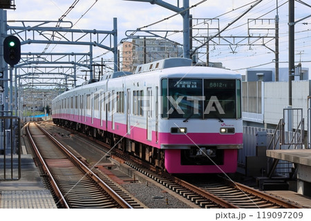 新京成電鉄8800形電車　8800形新塗装車　千葉県鎌ケ谷市 119097209