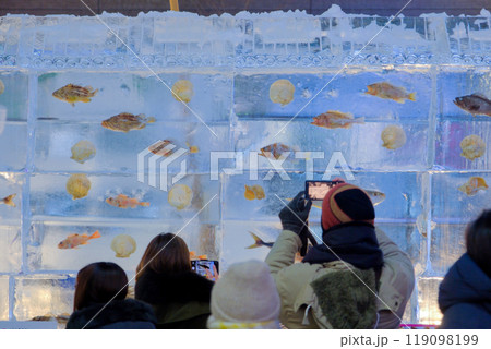 札幌雪まつり すすきの会場の夜景 北海道札幌市2023年 119098199