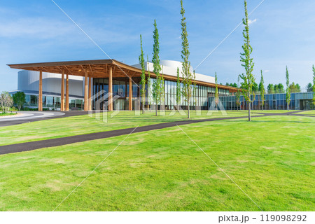 豊田の街並みを望む丘に建つ、豊田市博物館〈愛知県豊田市〉 豊田の街並みを望む丘に建つ、豊田市博物館〈愛知県豊田市〉 119098292