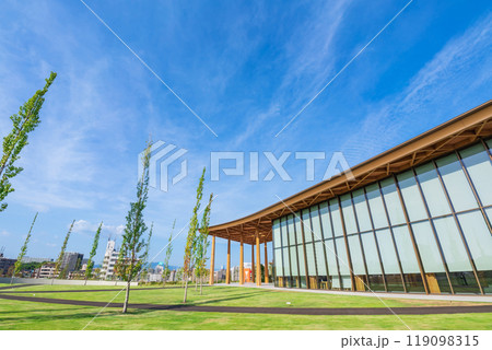豊田の街並みを望む丘に建つ、豊田市博物館〈愛知県豊田市〉 豊田の街並みを望む丘に建つ、豊田市博物館〈愛知県豊田市〉 119098315