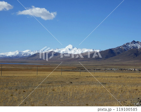 西チベット　カイラス山遠景 119100585