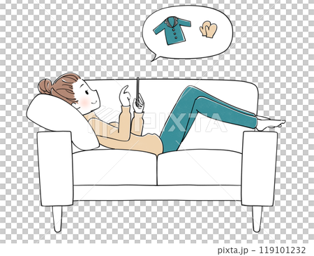 ショッピング　ソファで携帯を見ながらくつろぐ女性 119101232