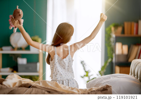 girl enjoying morning in the bed girl enjoying morning in the bed 119101921