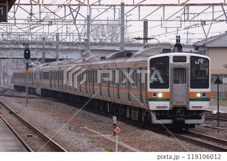長大編成で高崎線を走行する211系電車_2010/4/10撮影 長大編成で高崎線を走行する211系電車_2010/4/10撮影 119106012