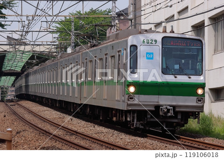 小田急小田原線を走行する東京メトロ6000系電車_2010/5/17撮影 119106018
