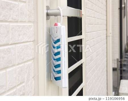 虫除け　玄関ドア 119106956