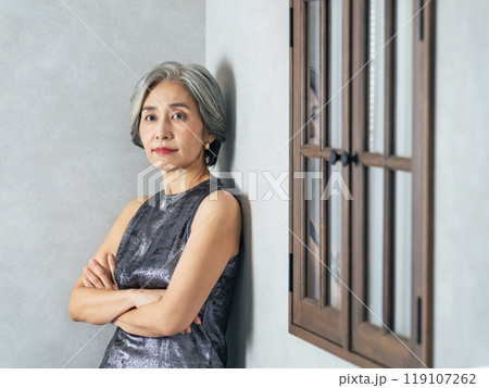 シニア女性のポートレート 119107262