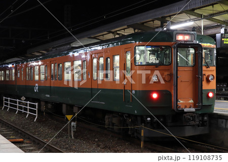 ［JR-V］伯備線115系電車（湘南色：瀬戸-岡山⇔新見） 119108735