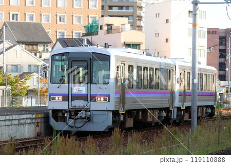 【JR西日本】キハ120形 快速「森の芸術祭ライナー」（津山線：岡山駅） 119110888