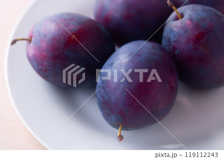 大玉の完熟生プルーン 119112243