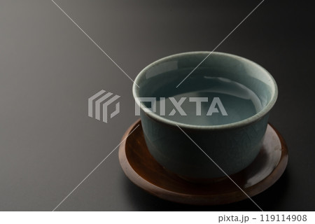 白湯　湯のみ茶碗に入れた白湯 119114908