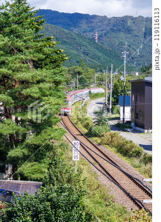 在来線を走る秋田新幹線 119116113