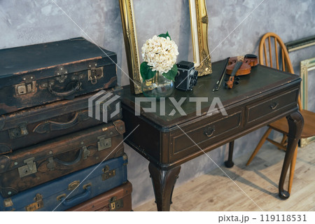 モダンなアンティークインテリア  モダンなアンティークインテリア  119118531