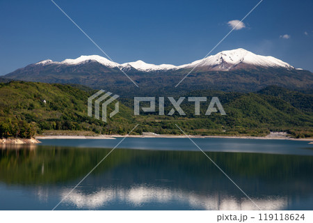 初冠雪の旭岳 119118624