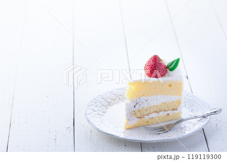 イチゴショートケーキ ( イチゴのショートケーキ ) イチゴショートケーキ ( イチゴのショートケーキ ) 119119300