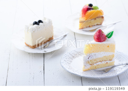 ショートケーキのセット ( ケーキセット )イチゴショートケーキ レアチーズケーキ フルーツタルト ショートケーキのセット ( ケーキセット )イチゴショートケーキ レアチーズケーキ フルーツタルト 119119349