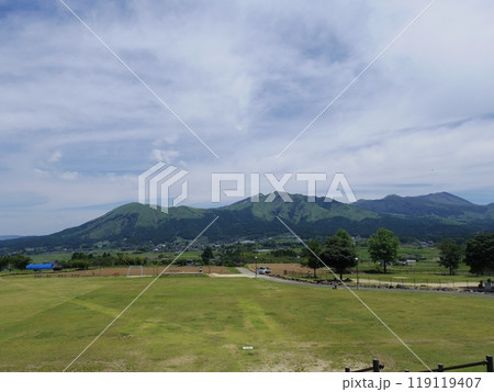 熊本県南阿蘇村より望む阿蘇五岳 119119407