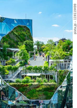 【東京都】東急プラザ原宿「ハラカド」にある緑豊かな屋上庭園 119119499
