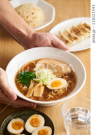 昔ながらの醤油ラーメン 119121543