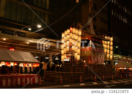 祇園祭、宵山の長刀鉾 119121973