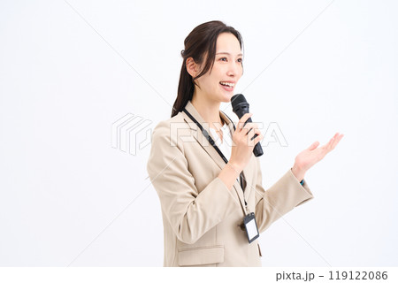 インタビューアー　レポーター　司会者　アナウンサー　取材　芸能　 119122086