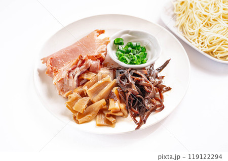 ラーメンの具材　トッピング 119122294