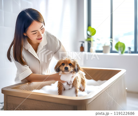 愛犬を洗う女性 愛犬を洗う女性 119122686