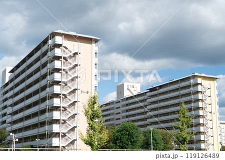 古いマンション群 古いマンション群 119126489