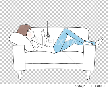 ソファでタブレットを見ながらくつろぐ男性 119130065